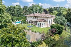 Stunning villa with pool near Milan