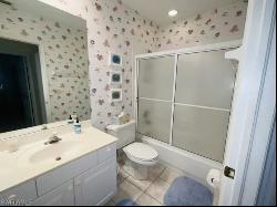 1530 CLERMONT DR #304, Naples FL 34109