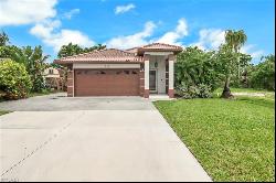 618 109th Ave N, Naples FL 34108