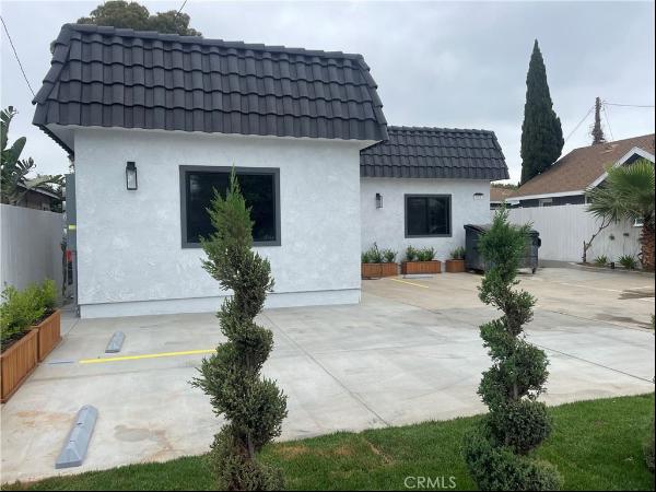 432 Hamilton Street, Costa Mesa CA 92627