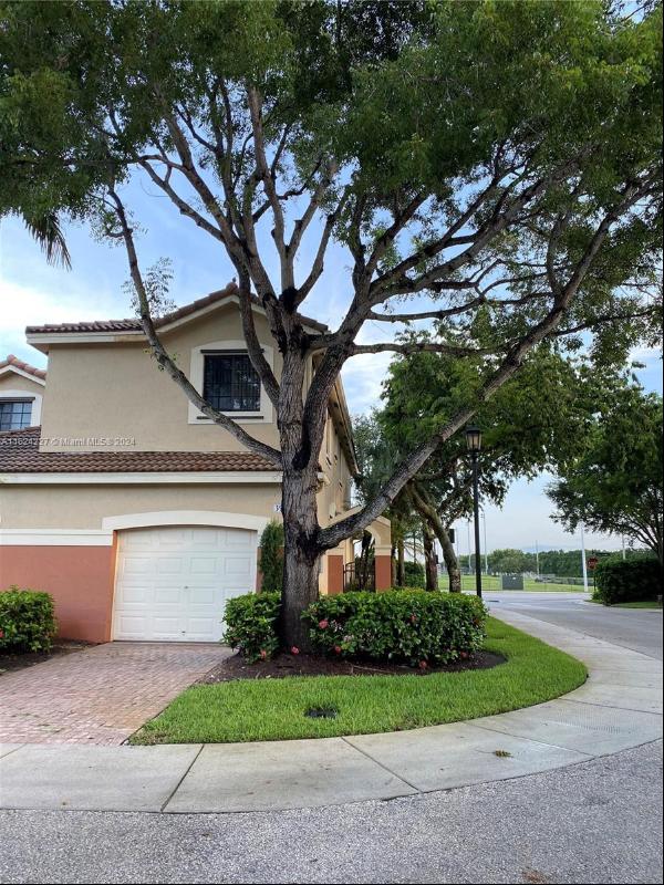 3942 Mango Dr Unit 3942, Weston FL 33332