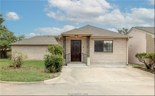 1816 Brothers Boulevard Unit 4, College Station TX 77845