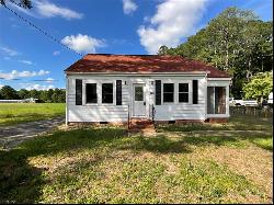 22703 Main Street, Courtland VA 23837