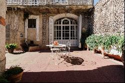 Large art deco style house in Narbonne town centre