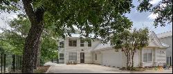 832 Albert Street, New Braunfels TX 78130