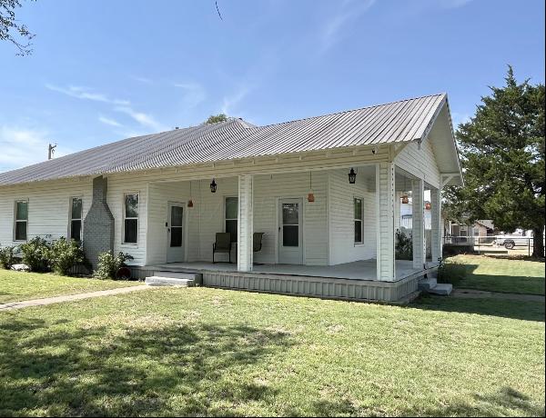 110 S Cherry Street, Claude TX 79019