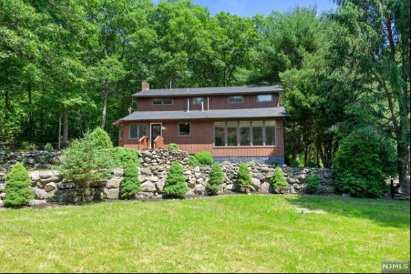 151 Clinton Road, West Milford NJ 07435