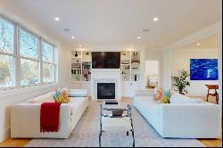 New Construction - East Quogue 5 bed/4 bath $2.695M