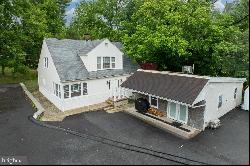 10 Indian Head Road, Collegeville PA 19426