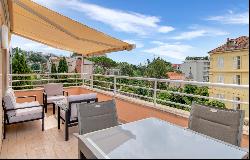 Cannes Penthouse Gem: Sun-Drenched 4 room Apartment in Montfleury