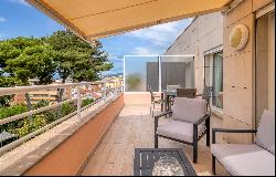 Cannes Penthouse Gem: Sun-Drenched 4 room Apartment in Montfleury