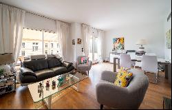 Cannes Penthouse Gem: Sun-Drenched 4 room Apartment in Montfleury