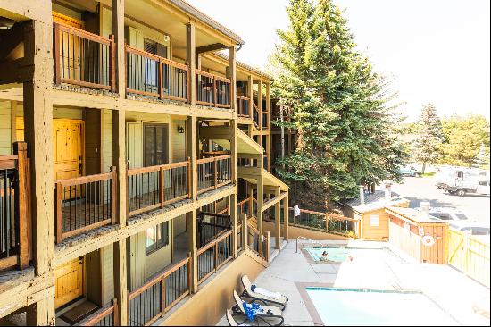 Park City Condo with Views and Walk to Skiing