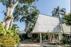 House designed by Oscar Niemeyer in Jardim Botanico