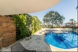 House designed by Oscar Niemeyer in Jardim Botanico