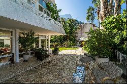 House designed by Oscar Niemeyer in Jardim Botanico