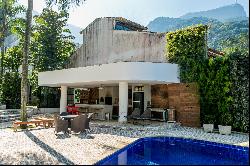 House designed by Oscar Niemeyer in Jardim Botanico