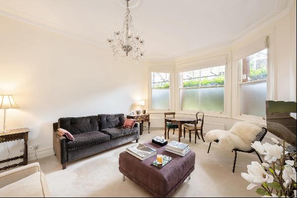 A stunning two bedroom apartment for sale in the heart of Little Venice W9