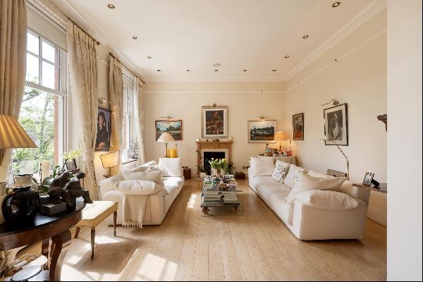 An exceptional  three bedroom duplex apartment situated in the prestigious Egerton Gardens