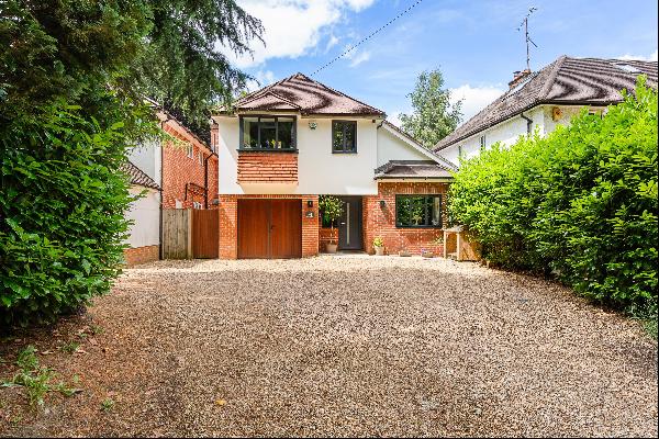 A well presented four bedroom detached home in a desirable central Sevenoaks location.