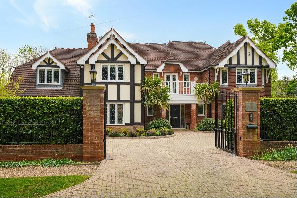 Magnificent property off Stoke Road in an exclusive cul-de-sac with direct access to the T