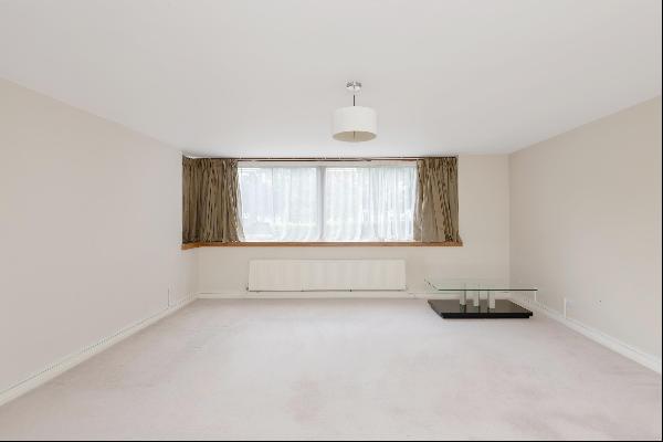 Ground floor three bedroom apartment for sale in W2.