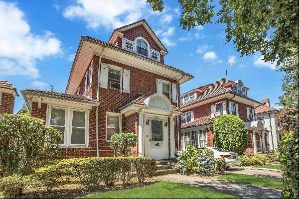 Welcome to this detached brick home with a private driveway and 2 car garage in the heart 