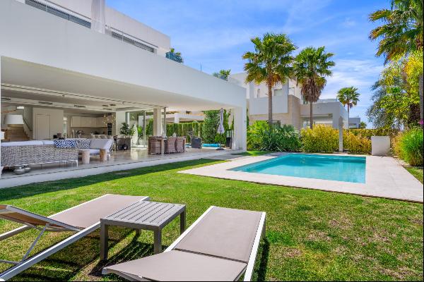 La Finca, stylish and modern home in Marbella East