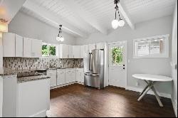 Beautifully Renovated Retreat in Belvedere Park