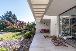 Modern house in Cantagua condominium with sea view.