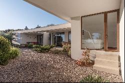 Modern house in Cantagua condominium with sea view.