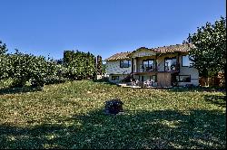 Salmon Arm Lake View Home