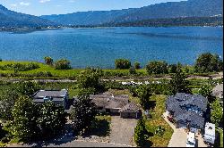 Salmon Arm Lake View Home