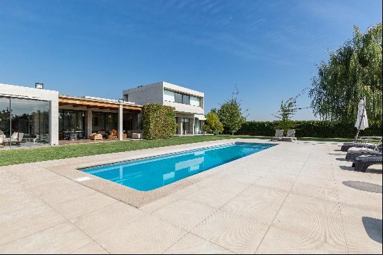 Mediterranean-Style House in Chicureo Centro