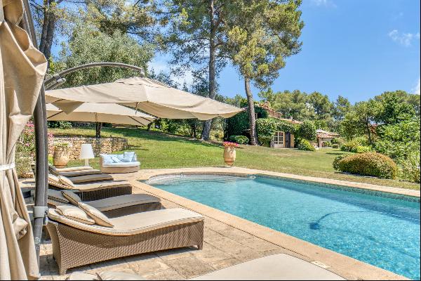 Luxurious Provençal Estate: 500m² Bastide with Pool, Tennis in Grasse