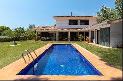 House with sea views and swimming pool in Sant Vicenç de Montalt - Costa BCN