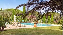 Charming home a short stroll from the beach in Grimaud