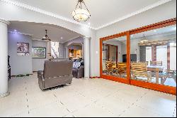 Exceptional corner unit in a secure and private complex in a leafy Fairland