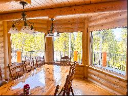 Immaculate Log Home in Island Park