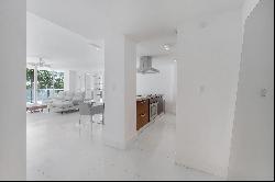 720 NE 62nd St, #202, Miami, FL