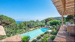 Ramatuelle - New villa with panoramic views of sea, sky and country