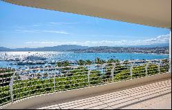 Cannes Croisette: Exceptional Penthouse with Panoramic Sea View