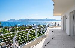 Cannes Croisette: Exceptional Penthouse with Panoramic Sea View