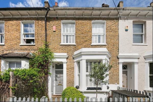 This beautiful Victorian terraced home is situated in the sought-after 'Bellevue Village' 