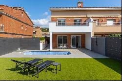 Brand new townhouse walking distance to the beach in Sant Vicenç de Montalt