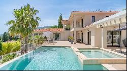 Contemporary house with big views in Chateauneuf Grasse