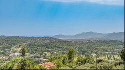 Contemporary house with big views in Chateauneuf Grasse