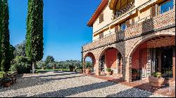 Corgnialla House with lake park and pool, Cortona, Arezzo – Tuscany