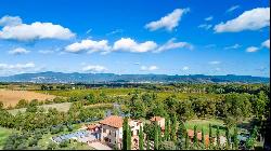 Corgnialla House with lake park and pool, Cortona, Arezzo – Tuscany