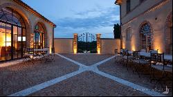 Villa Baldassare with pool, Crete Senesi, Siena - Tuscany